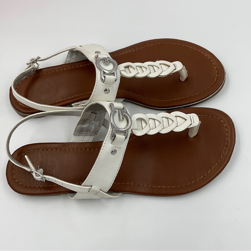 G by Guess Dalee White T Strap Slingback Thong Sandals Monogram Ring Design 8.5M